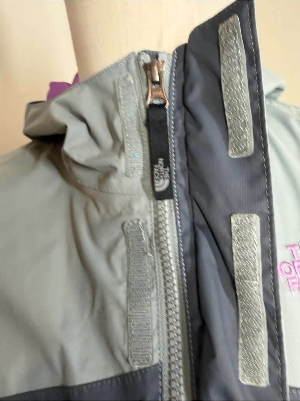 The North Face Girl’s Triclimate -SZ M- Grey Black Windbreaker Rain Jacket